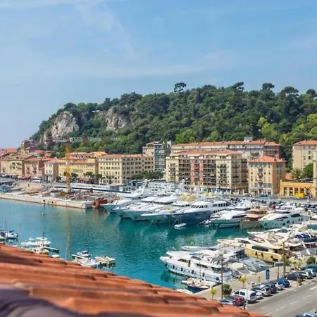 Port 1 - Spacious And W Ac On The Port