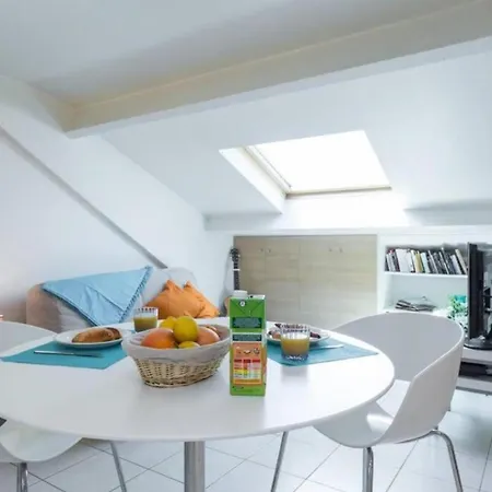 Port 1 - Spacious And W Ac On The Port *